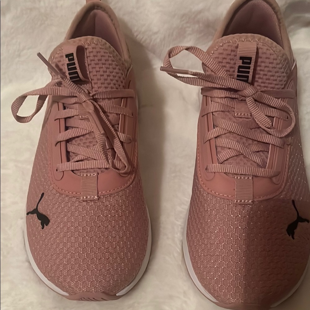 PUMA Women's Pink Athletic Shoes Size 7